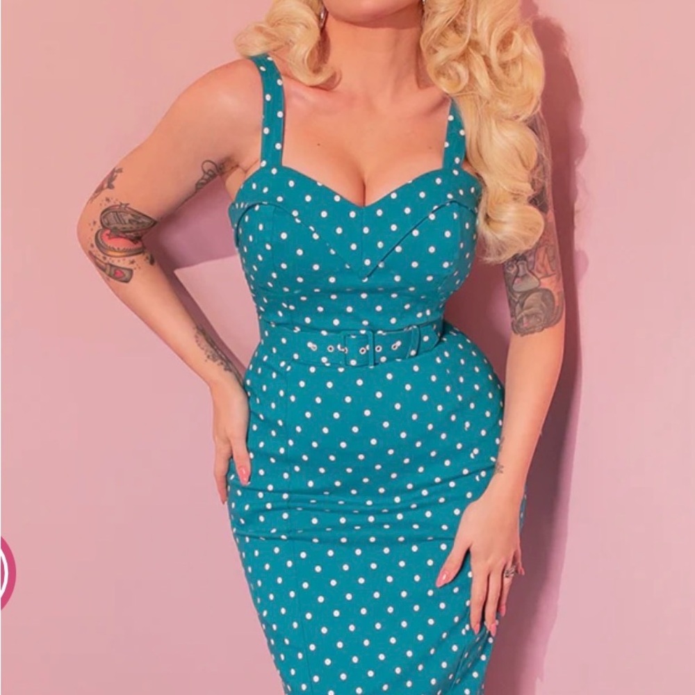 MANEATER WIGGLE DRESS IN TEAL BLUE POLKA DOT